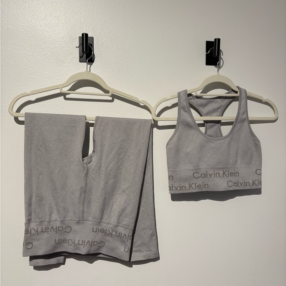 Calvin Klein 6 Pc. Bundle— 4 tops, 1 sports bra, 1 legging - Picture 9 of 12